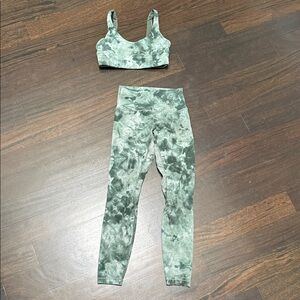 Lululemon Green Tie-Dye Sports Bra and Leggings Set